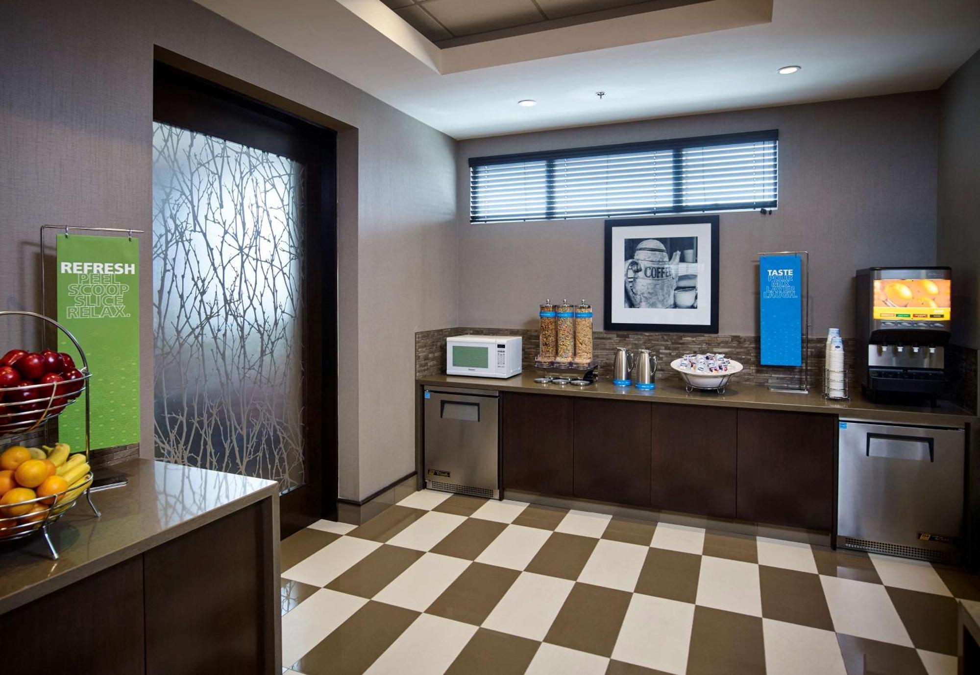 Hampton Inn By Hilton Timmins Extérieur photo